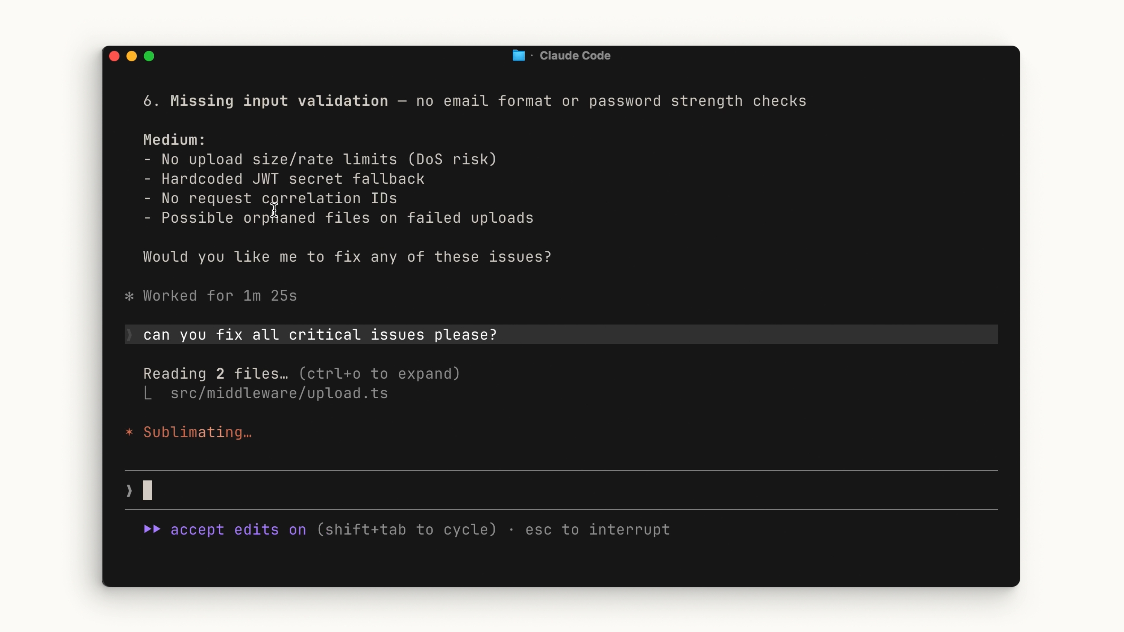 자동 승인 모드에서 파일을 읽고 작업을 수행 중인 Claude Code